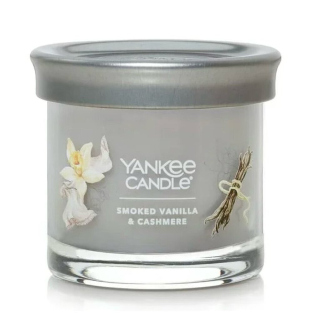 Yankee Candle Signature Tumbler Candle,  Smoked Vanilla & Cashmere Scent